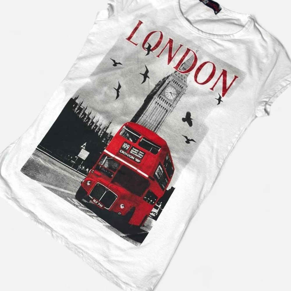Vintage Y2K Baby Tee, London, Size Medium, 2000s